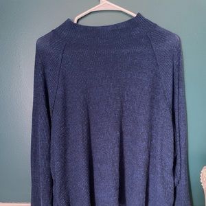 Abercrombie Navy blue long sleeve!! Super comfy and so cute!